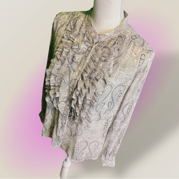 J. Crew 100% Silk ‘Faded Paisley Flouncette Blouse’ in White & Black Size 6 - Picture 8 of 16
